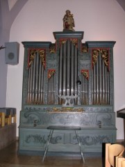 Vue au flash de l'orgue (1770) de la Crypte de l'église cath. romaine de Bienne. Cliché personnel