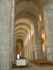 Vue de la nef en direction de l'entrée. Cliché personnel