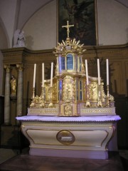 L'autel de l'église des Bréseux. Cliché personnel