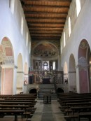 Nef romane de l'église San Vittore de Muralto. Date des 11 et 12èmes s. Cliché personnel (sept. 2007)