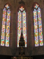 Cathédrale de St-Claude, détail des 3 principales verrières du choeur. Cliché personnel