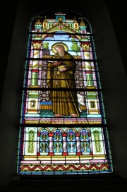 Un vitrail du choeur de l'église de Vuippens. Cliché personnel