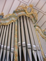Vue de la façade de l'orgue de Guggisberg. Cliché personnel