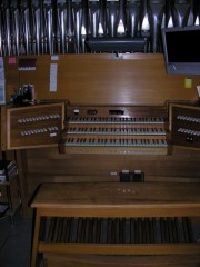 Autre vue sur la console de l'orgue. Cliché personnel