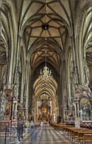 Vue intérieure de la cathédrale de Vienne. Crédit: //de.wikipedia.org/