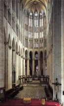 Le choeur immense de la cathédrale de Beauvais. Crédit: www.uquebec.ca/~uss1010/orgues/france/