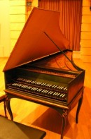 Le clavecin français C. Kroll (1770) inauguré après restauration. Cliché personnel (20.01.2008)
