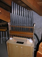 Musée suisse de l'Orgue: orgue aux musiques mémorisées sur carte à puce. Cliché personnel