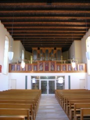 Vue d'ensemble de la nef de l'église de Kappel en direction de l'orgue Kuhn. Cliché personnel (fév. 2008)