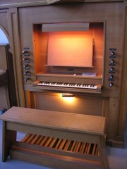 Console de l'orgue de choeur Metzler. Cliché personnel