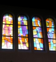 Autres vitraux de Yoki à Mézières. Cliché personnel