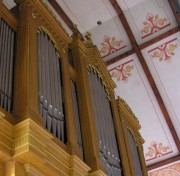 Tuyaux, buffet de l'orgue et décor néogothique. Cliché personnel