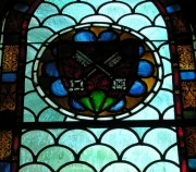 La Neuveville. Blanche Eglise: détail du vitrail axial du choeur (1907). Cliché personnel
