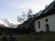 Eglise de Kandergrund et panorama sur les Alpes bernoises. Cliché personnel