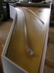 Construction d'un clavecin. Atelier de M. Chabloz. Cliché personnel