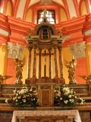 Vue sur le maître-autel baroque tardif. Cliché personnel
