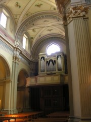 Vue intérieure en direction de l'orgue Mascioni. Cliché personnel