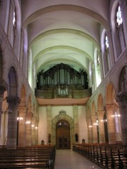 Autre vue de la nef et du grand orgue. Cliché personnel
